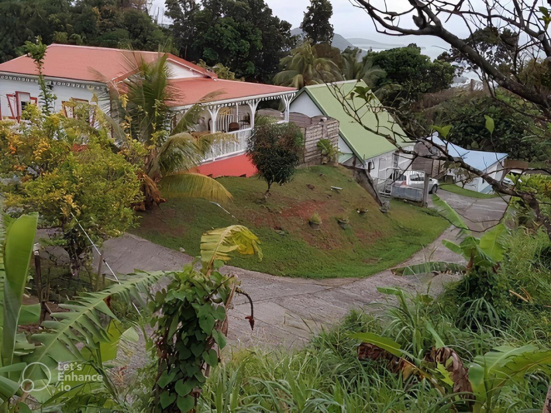 Bungalows Corail, F3 Avec Piscine A Sainte Luce Exterior photo